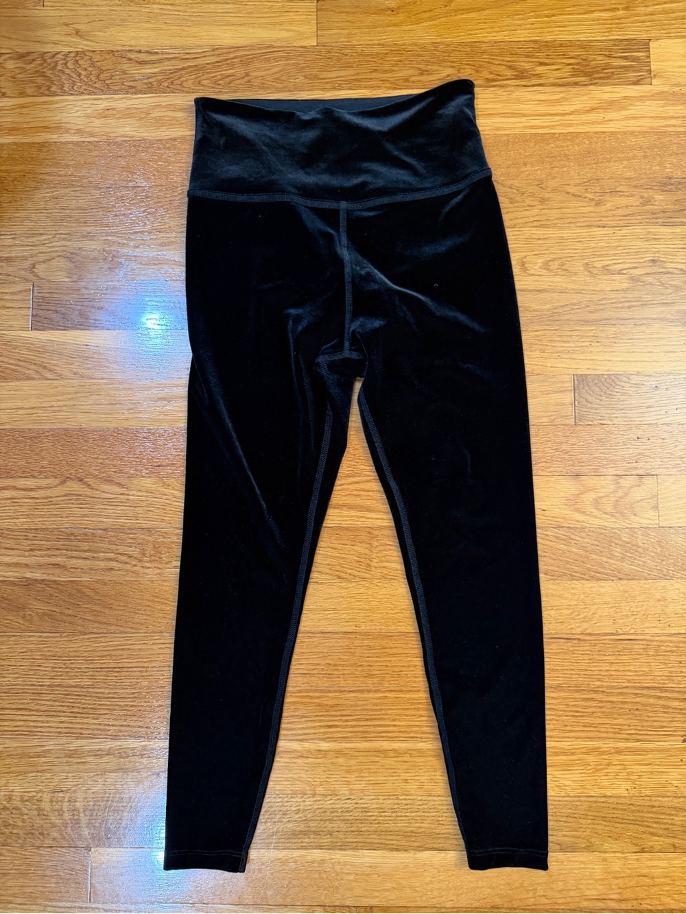 Beyond Yoga Velvet Motion High Waisted Midi Legging in Black - Size Large